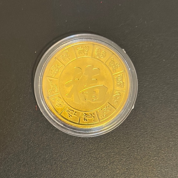 Colorful Pig Design Coins - Picture 6 of 8